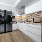 Appartement Szlak 77 Modern Next To The Main Train Station With Free Parking