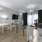 Szlak 77 Modern Next To The Main Train Station With Free Parking Cracovie