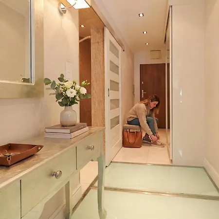 Szlak 77 Modern Next To The Main Train Station With Free Parking *