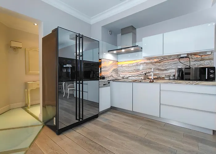 Szlak 77 Modern Next To The Main Train Station With Free Parking *