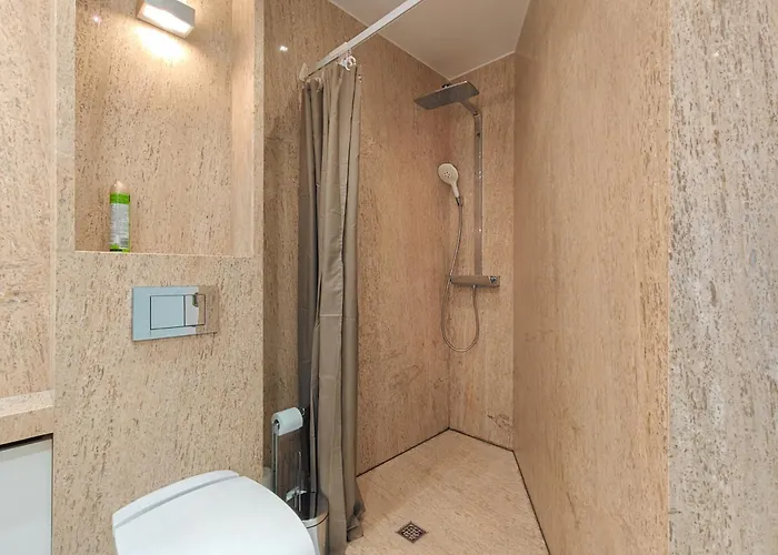 Szlak 77 Modern Next To The Main Train Station With Free Parking