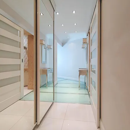 公寓 Szlak 77 Modern Next To The Main Train Station With Free Parking